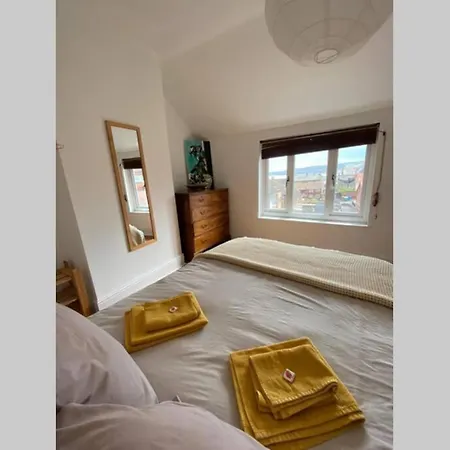 Feriehus 200 Year Old Large Townhouse With Sea Views *