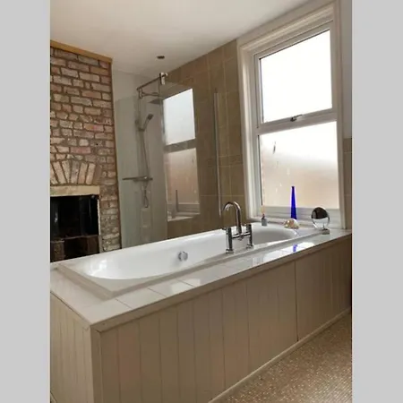 200 Year Old Large Townhouse With Sea Views Scarborough